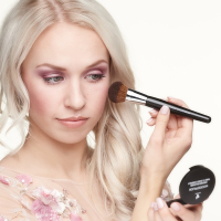 !!! Tapered Blusher Brush- YOUNIQUE (Nieuw 30€)